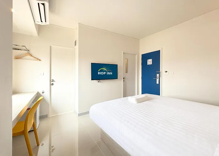 โรงแรม Hop Ratchaburi 2*