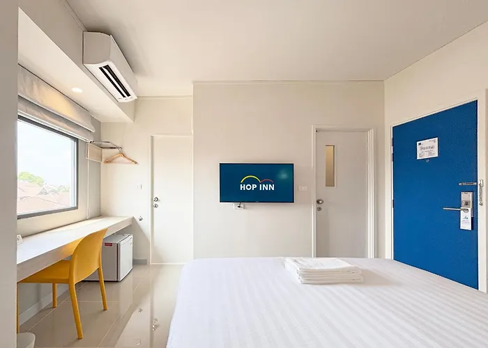 Hop Ratchaburi โรงแรม 2*
